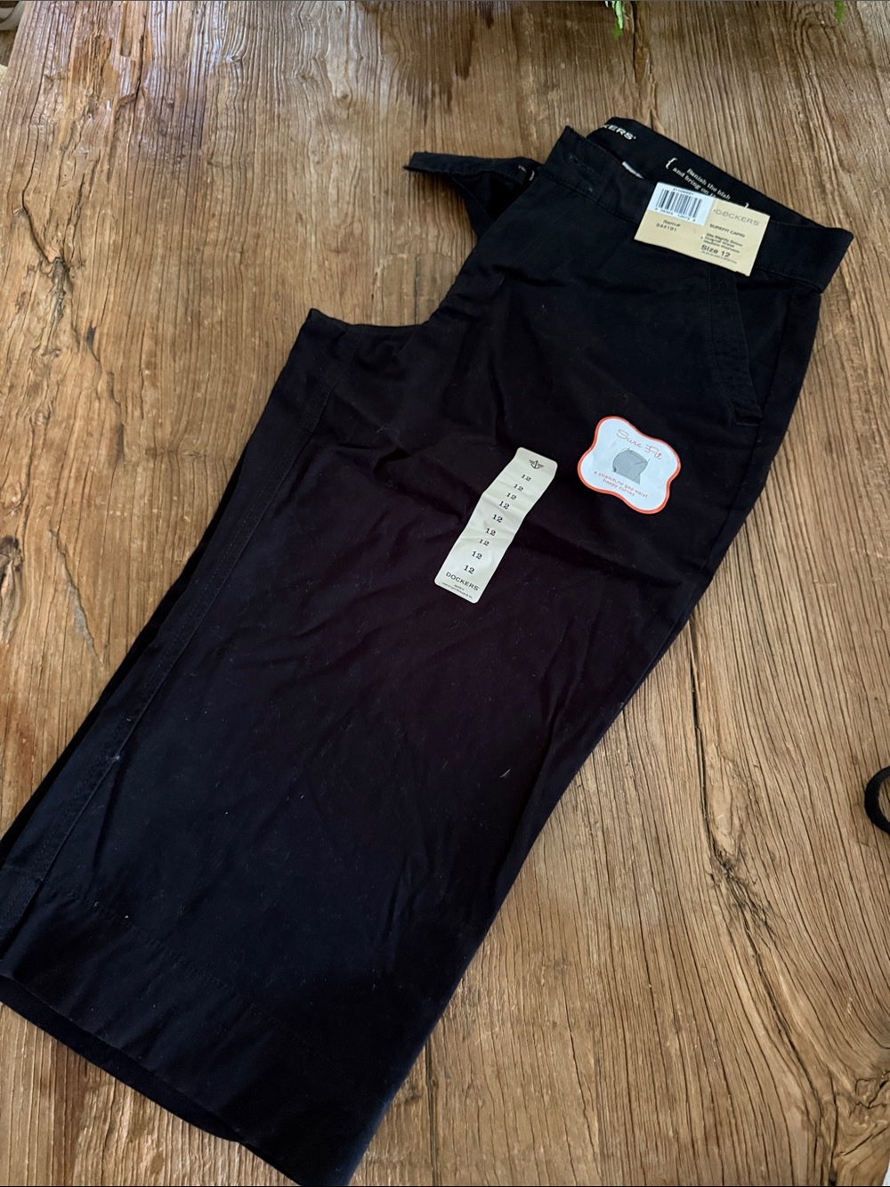 Classic Dockers Woman’s  Black Pants - Sleek Everyday  CROP Trousers